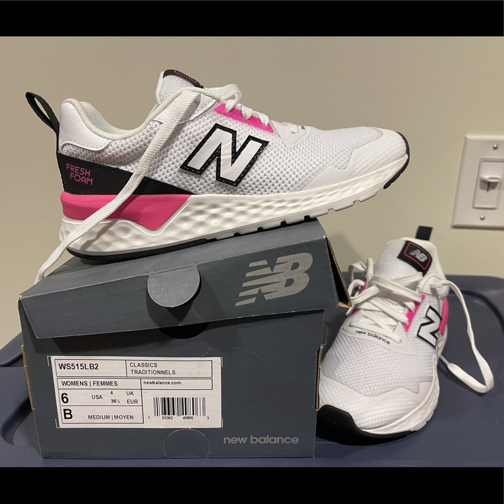 New Balance Tennis Shoes
